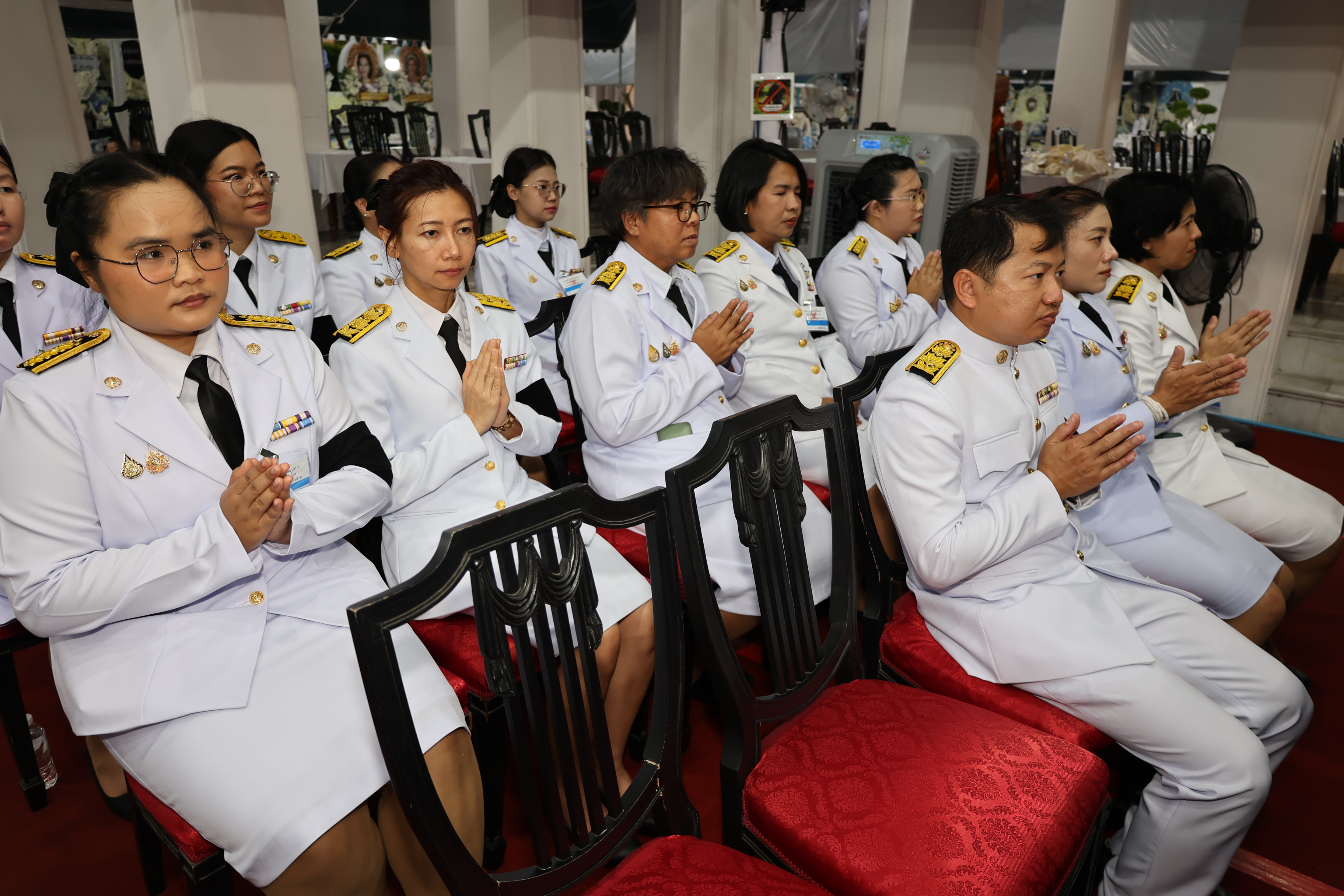 title - สำนักงานการปฏิรูปที่ดินเพื่อเกษตรกรรม รับพระราชทานพระบรมราชานุญาตให้ร่วมเป็นเจ้าภาพบำเพ็ญกุศลถวายพระบรมศพ สมเด็จพระนางเจ้าสิริกิติ์ พระบรมราชินีนาถ พระบรมราชชนนีพันปีหลวง (Re-post)
